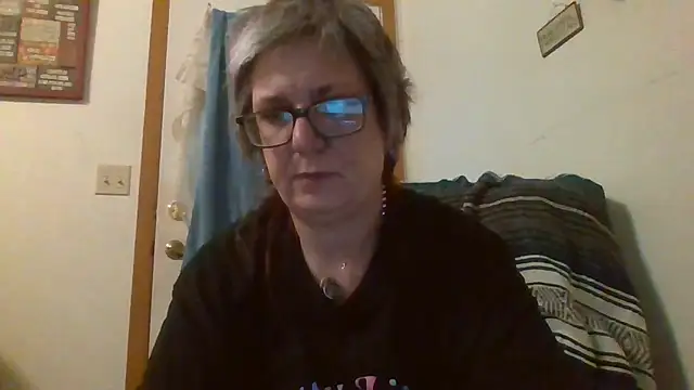 Snapshot of becky1111 chatting on 05-03-26, 11:37 becky1111 online show from 05-03-26, 11:37