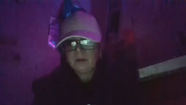 Snapshot of becky1111 chatting on 04-19-26, 10:38 becky1111 online show from 04-19-26, 10:38
