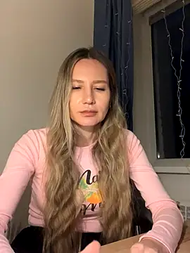 1Moonlight1 online show from 12-20-25, 05:38