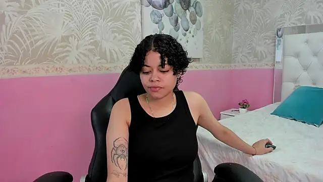 Snapshot of Sasha_Venom chatting on 05-21-26, 01:36 Sasha Venom online show from 05-21-26, 01:36
