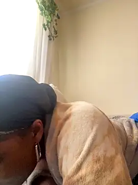 Onyxstardust101 online show from 12-19-25, 05:59