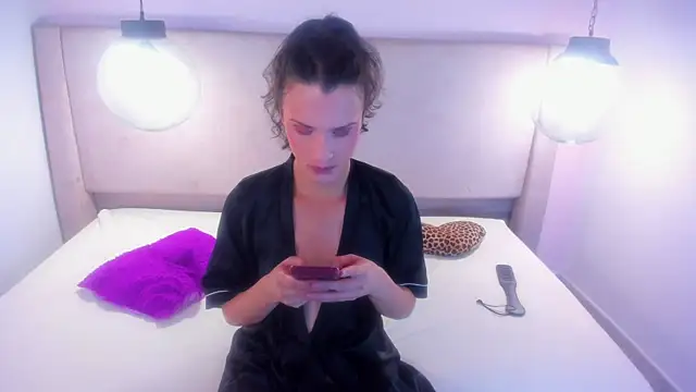 Snapshot of Isafdz chatting on 12-19-25, 09:17 Isafdz online show from 12-19-25, 09:17