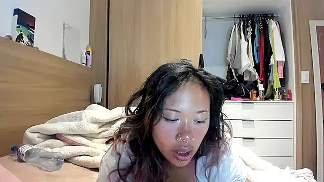 heavenngirlyy444 online show from 01-11-26, 07:26