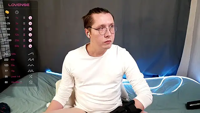 NakedIsaac online show from 07-10-26, 05:35