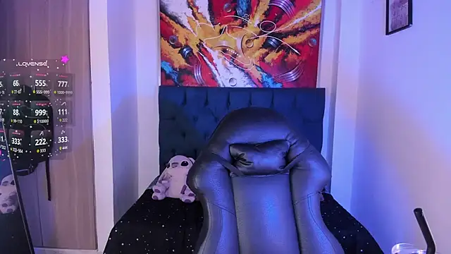 Violet Blazee online show from 12-21-25, 10:17