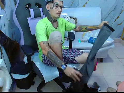 Boy tatto77 online show from 02-22-26, 07:37