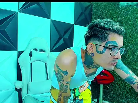 Boy tatto77 online show from 03-09-26, 12:41