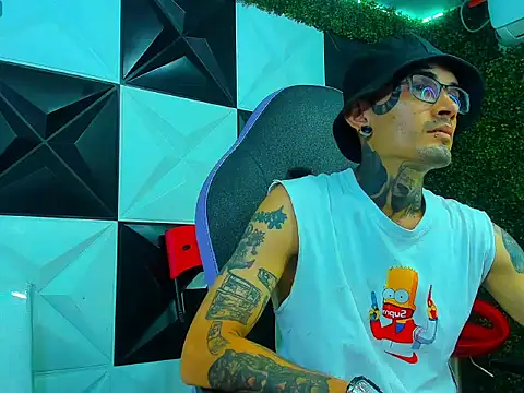 Boy tatto77 online show from 03-19-26, 12:38