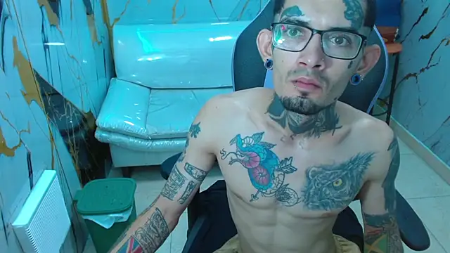 Boy tatto77 online show from 04-28-26, 11:47
