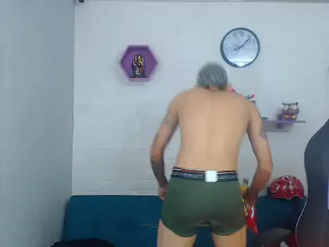 Boy tatto77 online show from 01-06-26, 05:28