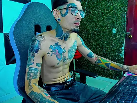 Boy tatto77 online show from 05-27-26, 12:01