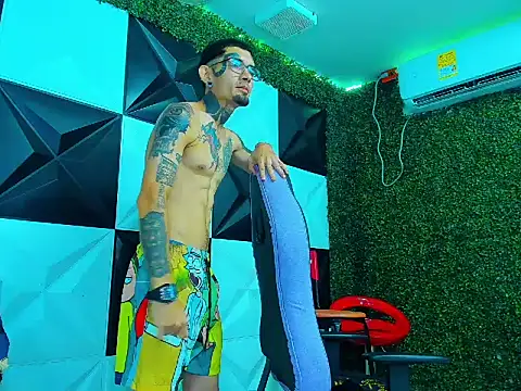 Boy tatto77 online show from 05-30-26, 12:39