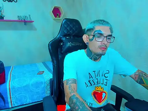 Boy tatto77 online show from 01-12-26, 05:31