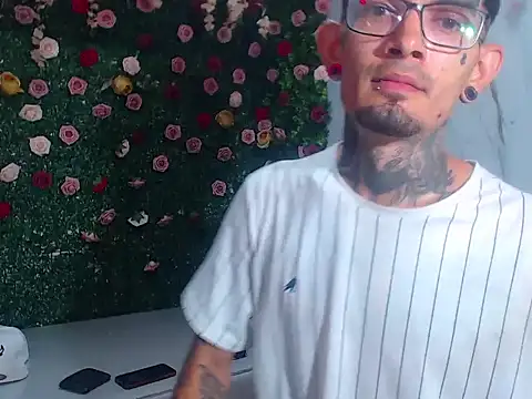 Boy tatto77 online show from 05-12-26, 03:40
