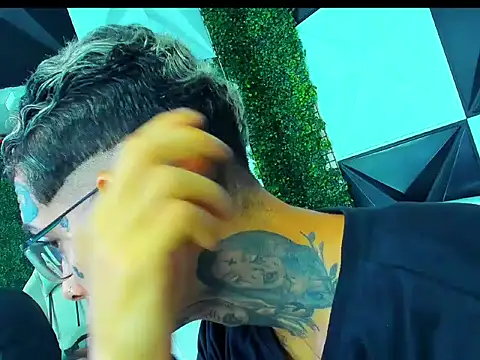 Boy tatto77 online show from 03-10-26, 12:53