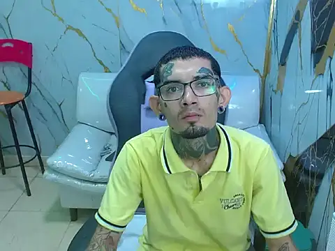 Boy tatto77 online show from 05-06-26, 11:47