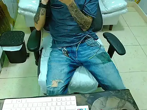 Boy tatto77 online show from 03-27-26, 12:39