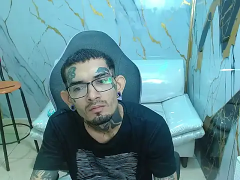 Boy tatto77 online show from 05-03-26, 12:20