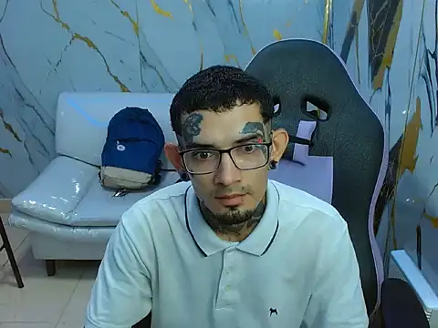 Boy tatto77 online show from 05-18-26, 11:48
