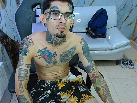 Boy tatto77 online show from 05-30-26, 01:28