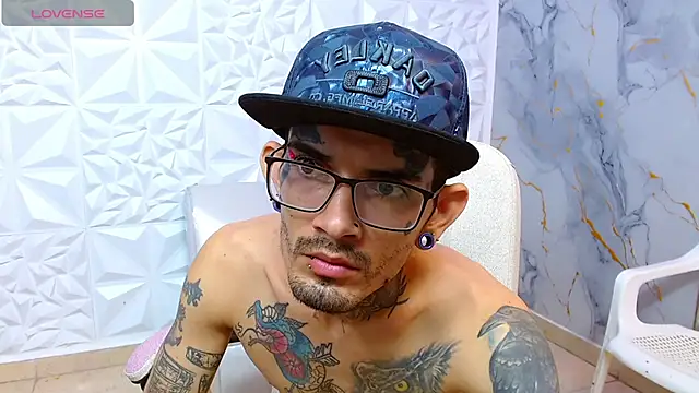 Boy tatto77 online show from 04-05-26, 02:35