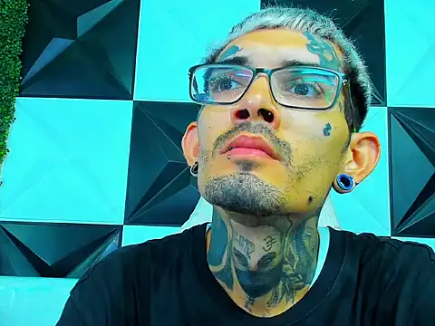 Boy tatto77 online show from 02-21-26, 07:16