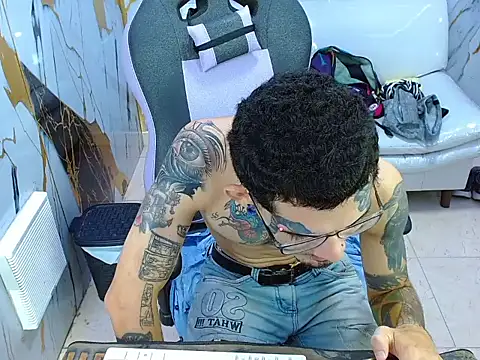 Boy tatto77 online show from 06-01-26, 12:27
