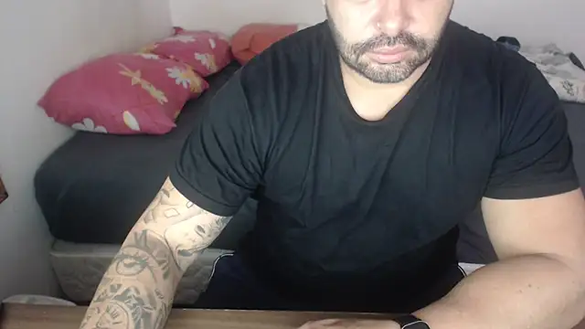 Snapshot of drlluis chatting on 03-03-26, 03:30 drlluis online show from 03-03-26, 03:30