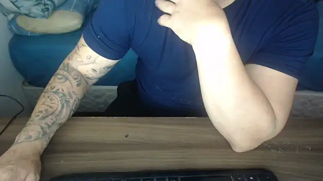 Snapshot of drlluis chatting on 02-19-26, 04:04 drlluis online show from 02-19-26, 04:04