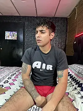 JustynAle2025 online show from 03-25-26, 12:44