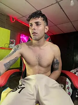 JustynAle2025 online show from 01-11-26, 03:57