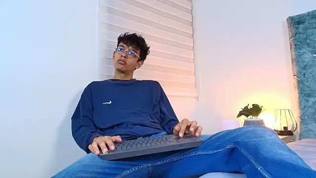 maxfrost 1 online show from 01-12-26, 07:20