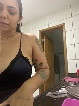 Snapshot of Nini_ chatting on 06-08-26, 02:23 Nini online show from 06-08-26, 02:23