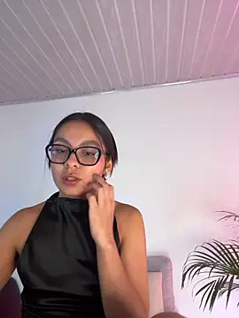 Nicollewest1 online show from 03-23-26, 09:14