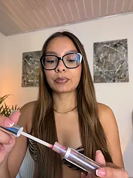 Nicollewest1 online show from 07-18-26, 11:24