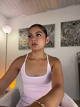 Nicollewest1 online show from 06-30-26, 11:49