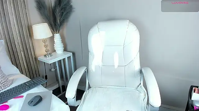 Snapshot of FiorelaSton chatting on 01-18-26, 04:05 FiorelaSton online show from 01-18-26, 04:05