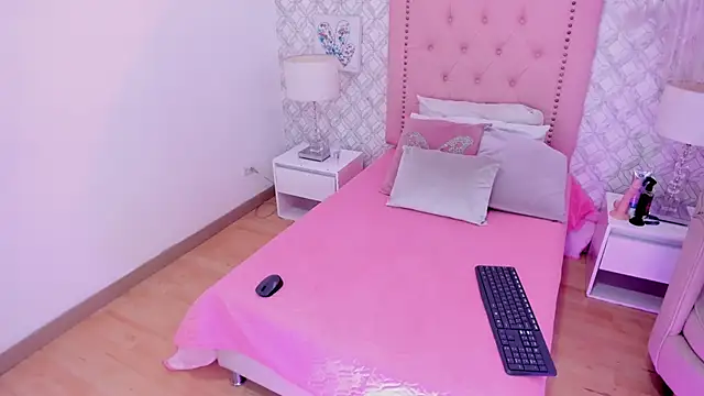 amber  ferrera online show from 01-10-26, 07:42