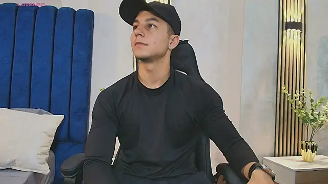 Snapshot of Noah_Clarkk chatting on 05-21-26, 05:43 Noah Clarkk online show from 05-21-26, 05:43