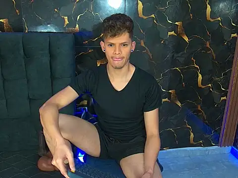 Snapshot of davilap_toyboy chatting on 01-15-26, 11:57 davilap toyboy online show from 01-15-26, 11:57