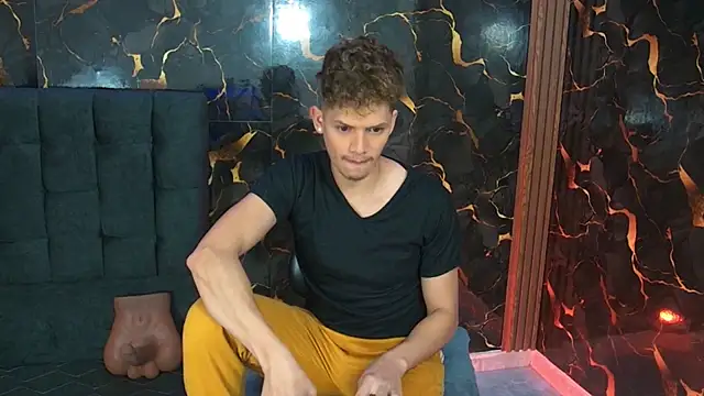 Snapshot of davilap_toyboy chatting on 01-13-26, 11:36 davilap toyboy online show from 01-13-26, 11:36