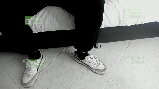 Ink Hung online show from 12-23-25, 01:49