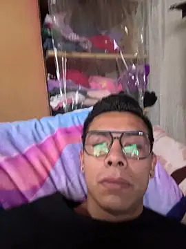 Snapshot of Marko-18 chatting on 12-20-25, 07:06 Marko-18 online show from 12-20-25, 07:06