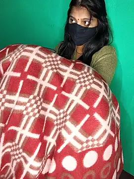 QWEEN7B online show from 12-22-25, 12:27