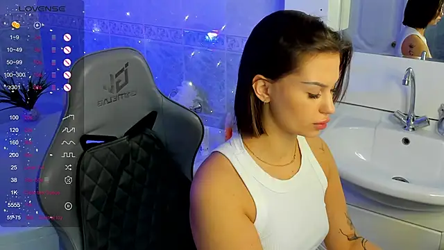 Snapshot of annie_kits chatting on 02-19-26, 12:07 annie kits online show from 02-19-26, 12:07