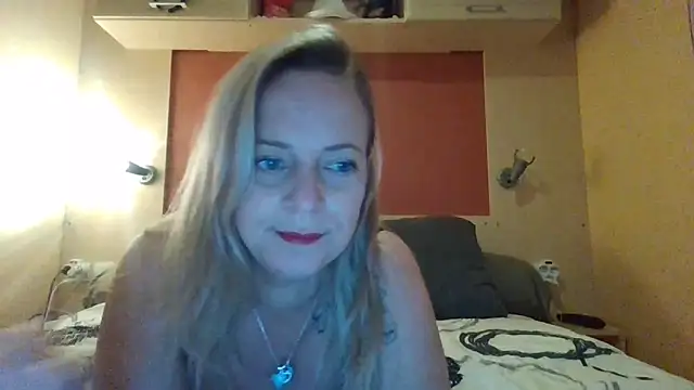 Miss-Chupagirly online show from 12-22-25, 08:42