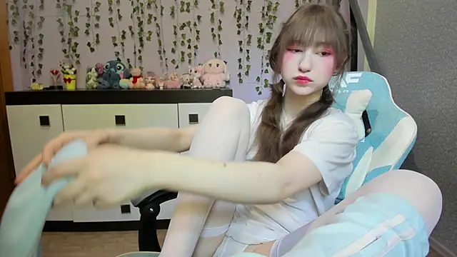 Yoonhee ki online show from 06-30-26, 12:49