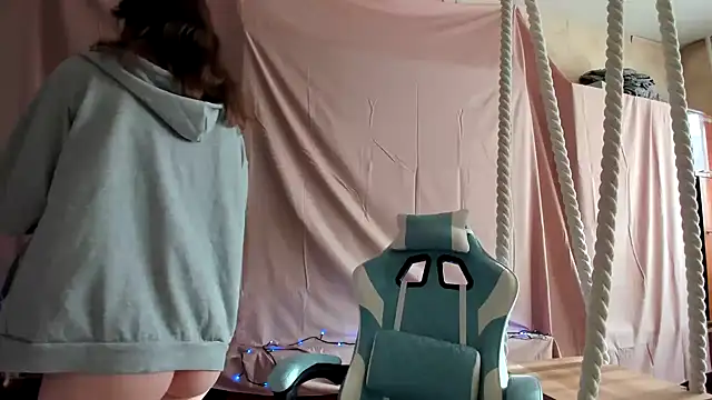 Yoonhee ki online show from 01-12-26, 10:33