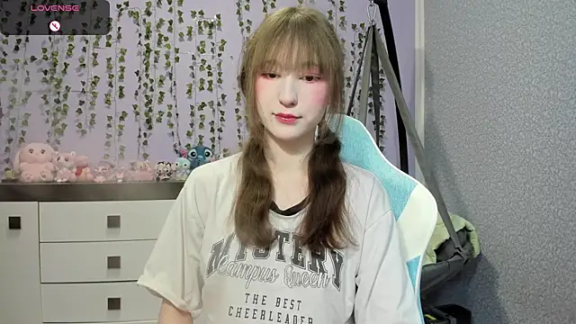 Yoonhee ki online show from 07-06-26, 02:02