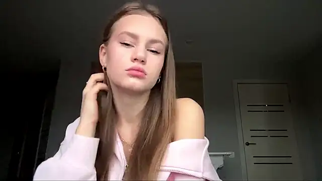 Snapshot of lisa_montana chatting on 12-20-25, 08:06 lisa montana online show from 12-20-25, 08:06